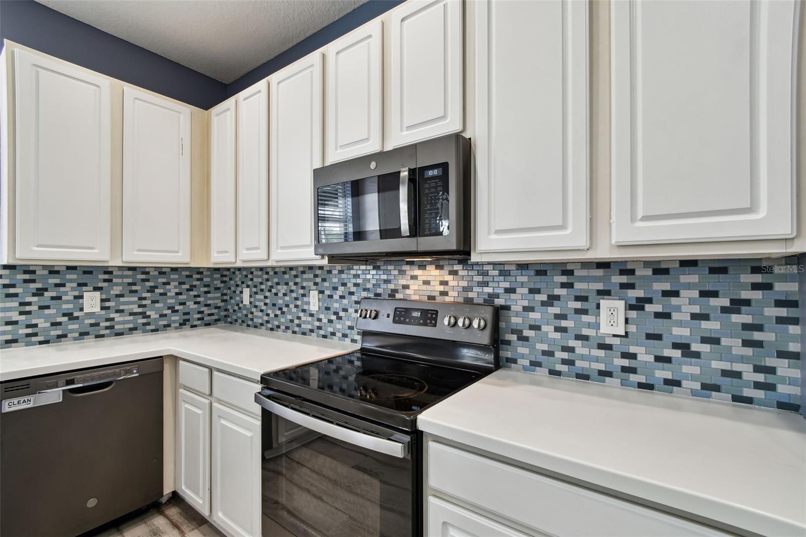 Image 18 of 54 For 19024 Fishermans Bend Drive