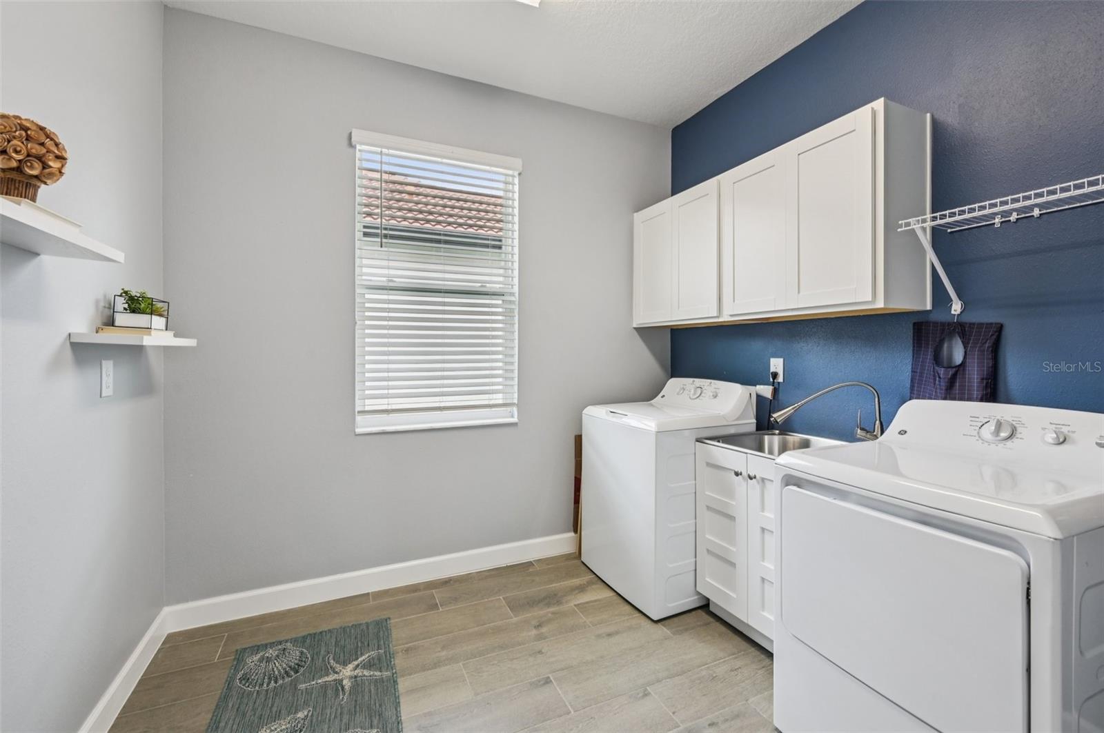 Image 28 of 72 For 17253 Star Banks Street 17253