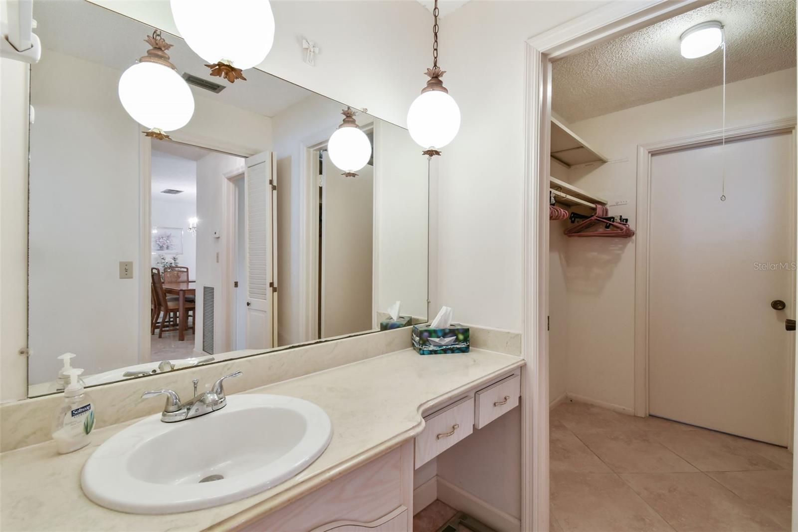 Image 20 of 53 For 701 Poinsettia Road 124