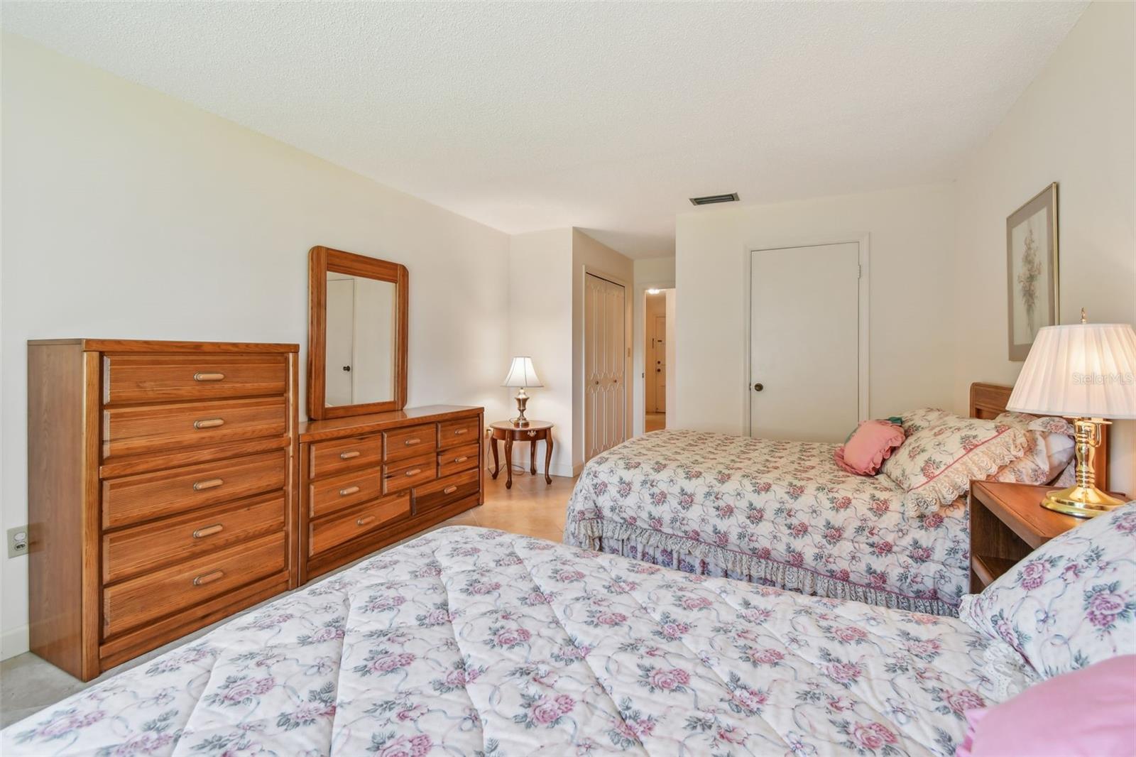 Image 28 of 53 For 701 Poinsettia Road 124