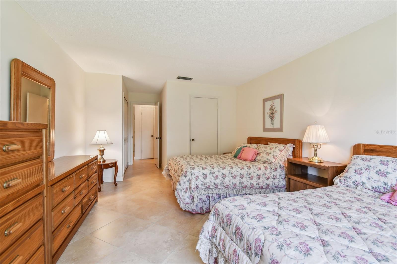 Image 29 of 53 For 701 Poinsettia Road 124