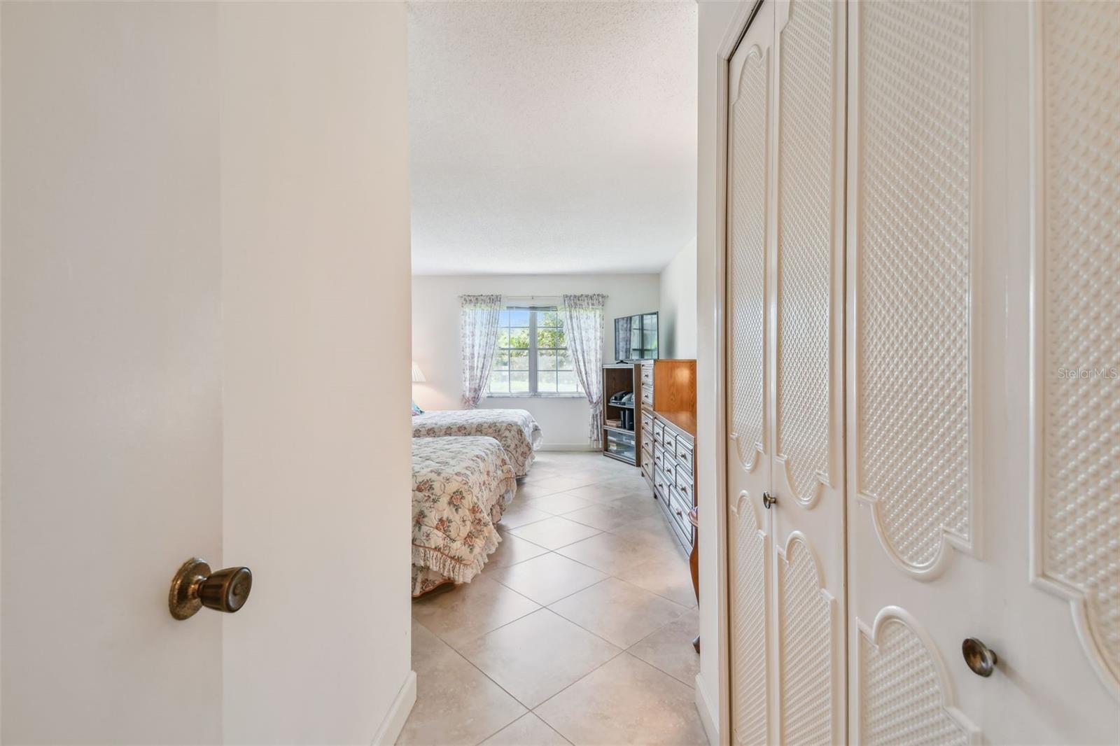 Image 31 of 53 For 701 Poinsettia Road 124
