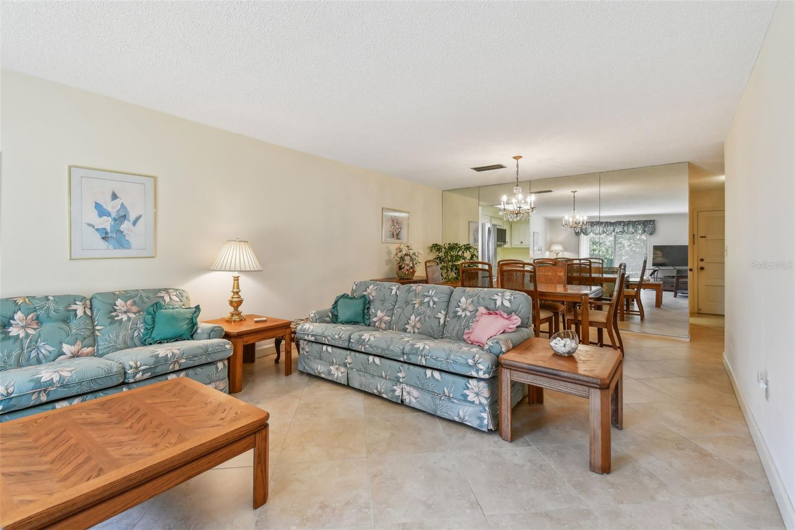 Image 36 of 53 For 701 Poinsettia Road 124