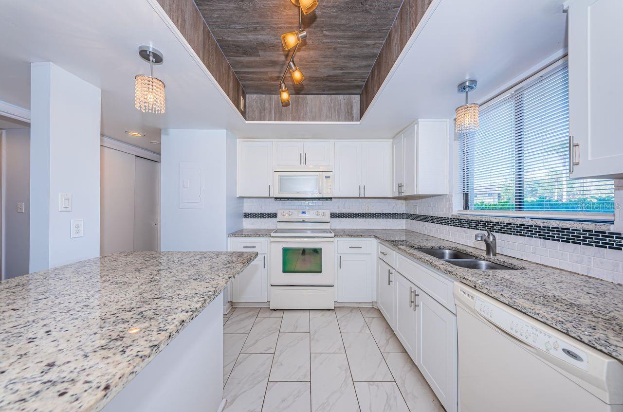 Image 17 of 93 For 10735 Village Club Circle N 104