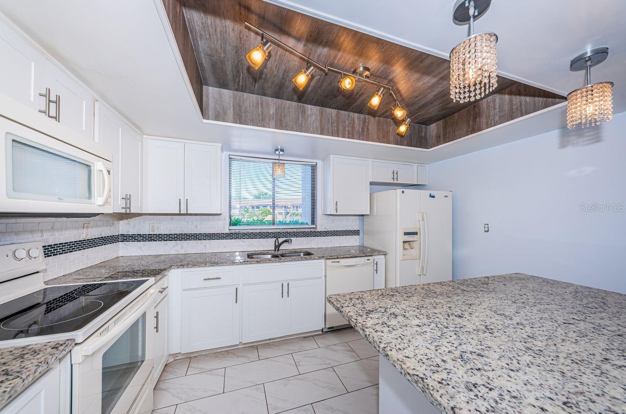 Image 18 of 93 For 10735 Village Club Circle N 104