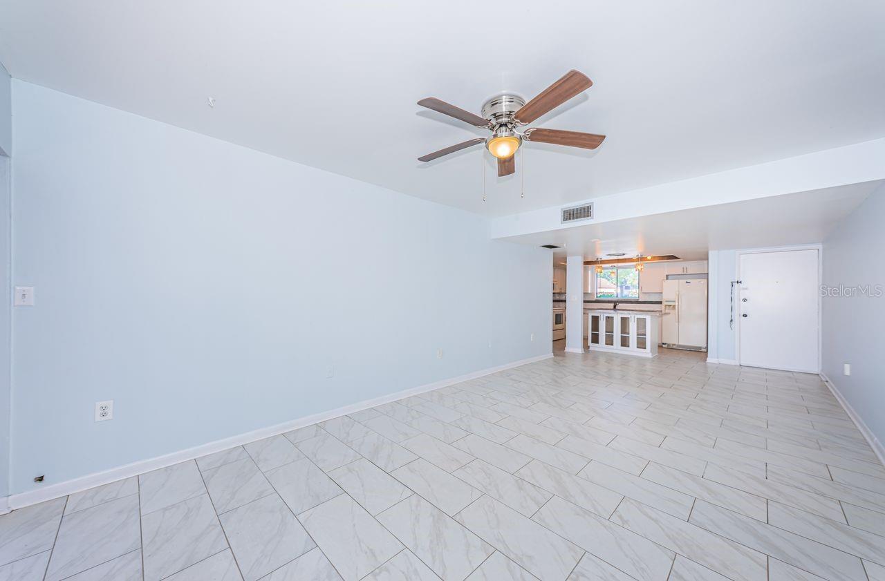 Image 22 of 93 For 10735 Village Club Circle N 104