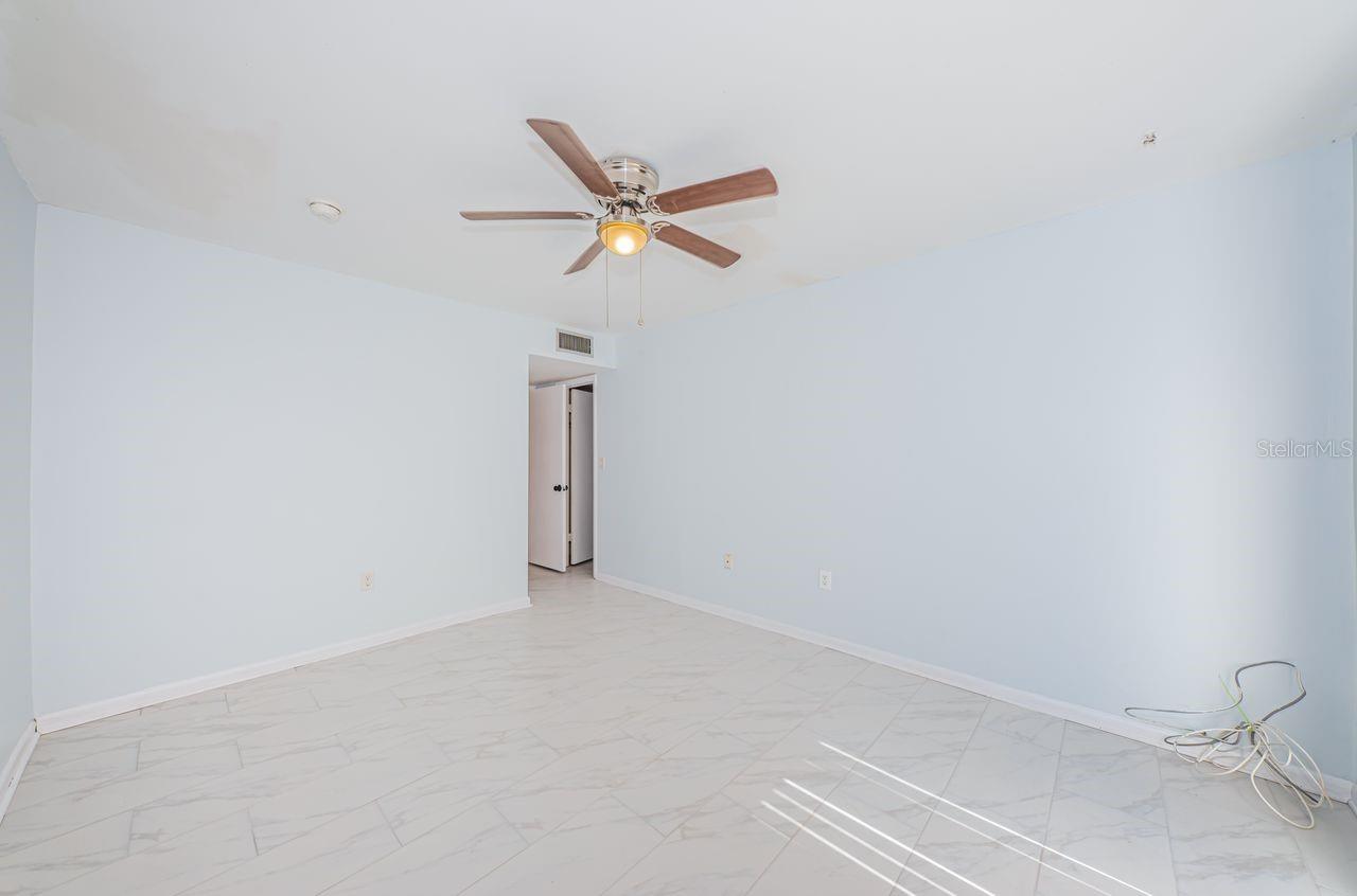 Image 31 of 93 For 10735 Village Club Circle N 104