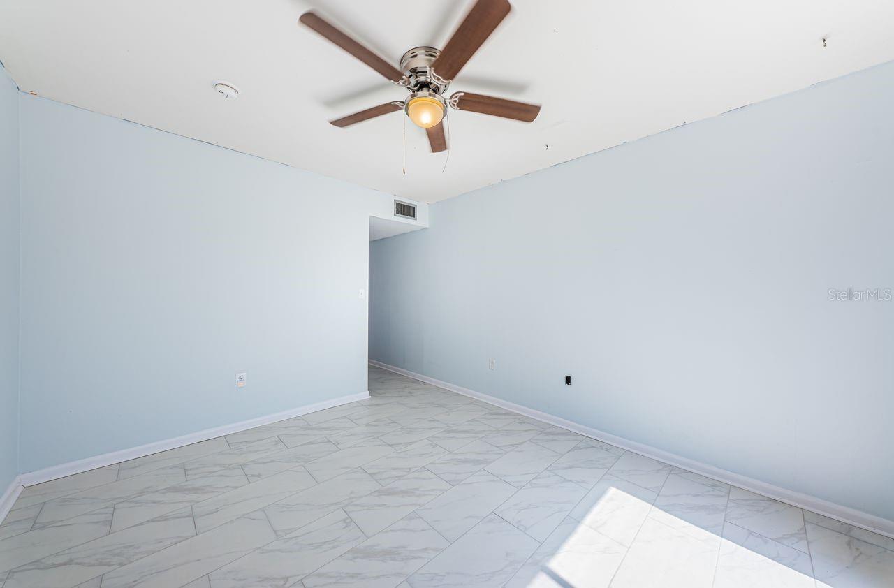 Image 36 of 93 For 10735 Village Club Circle N 104