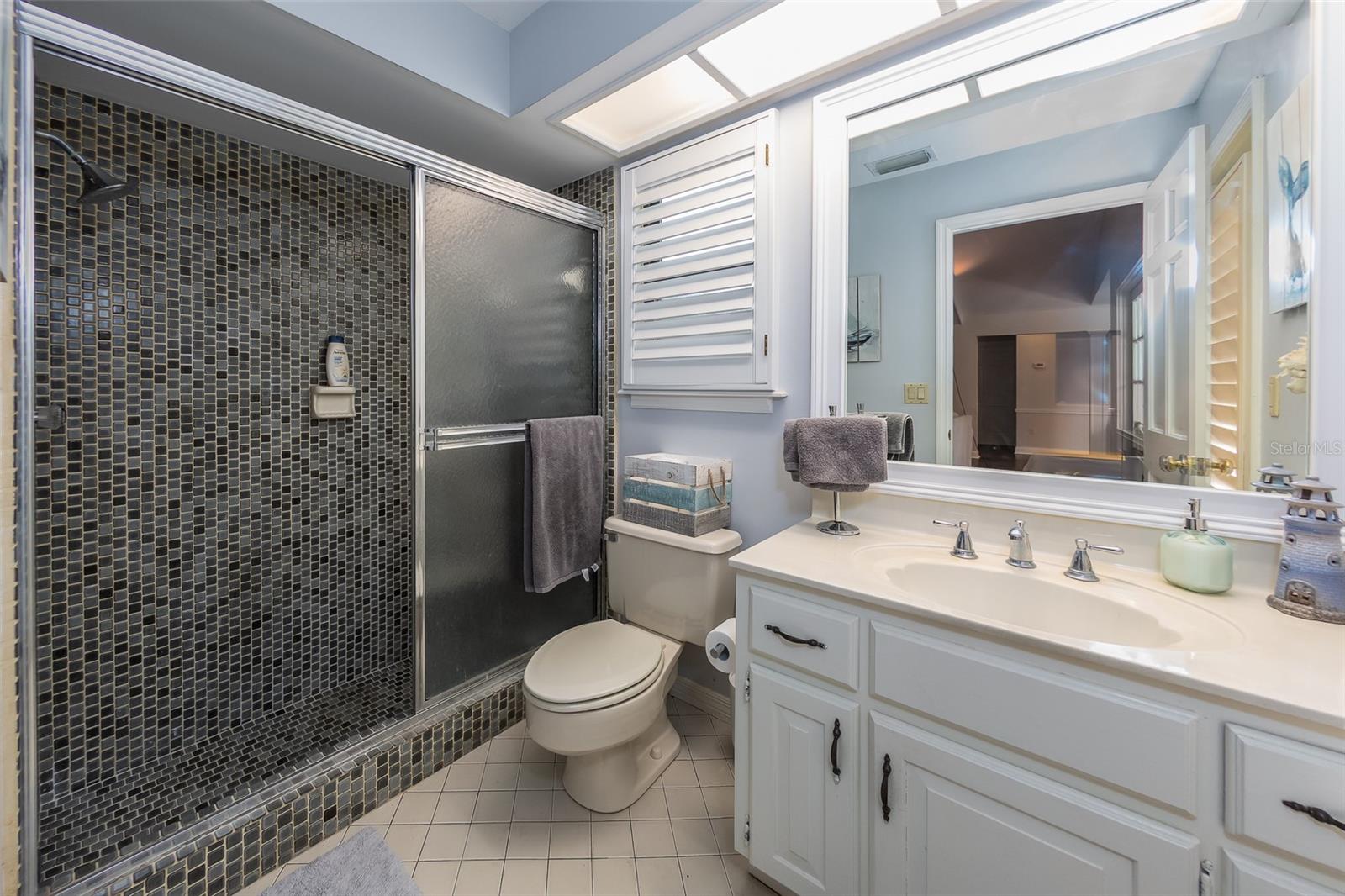 Image 17 of 40 For 2813 Anderson Drive S