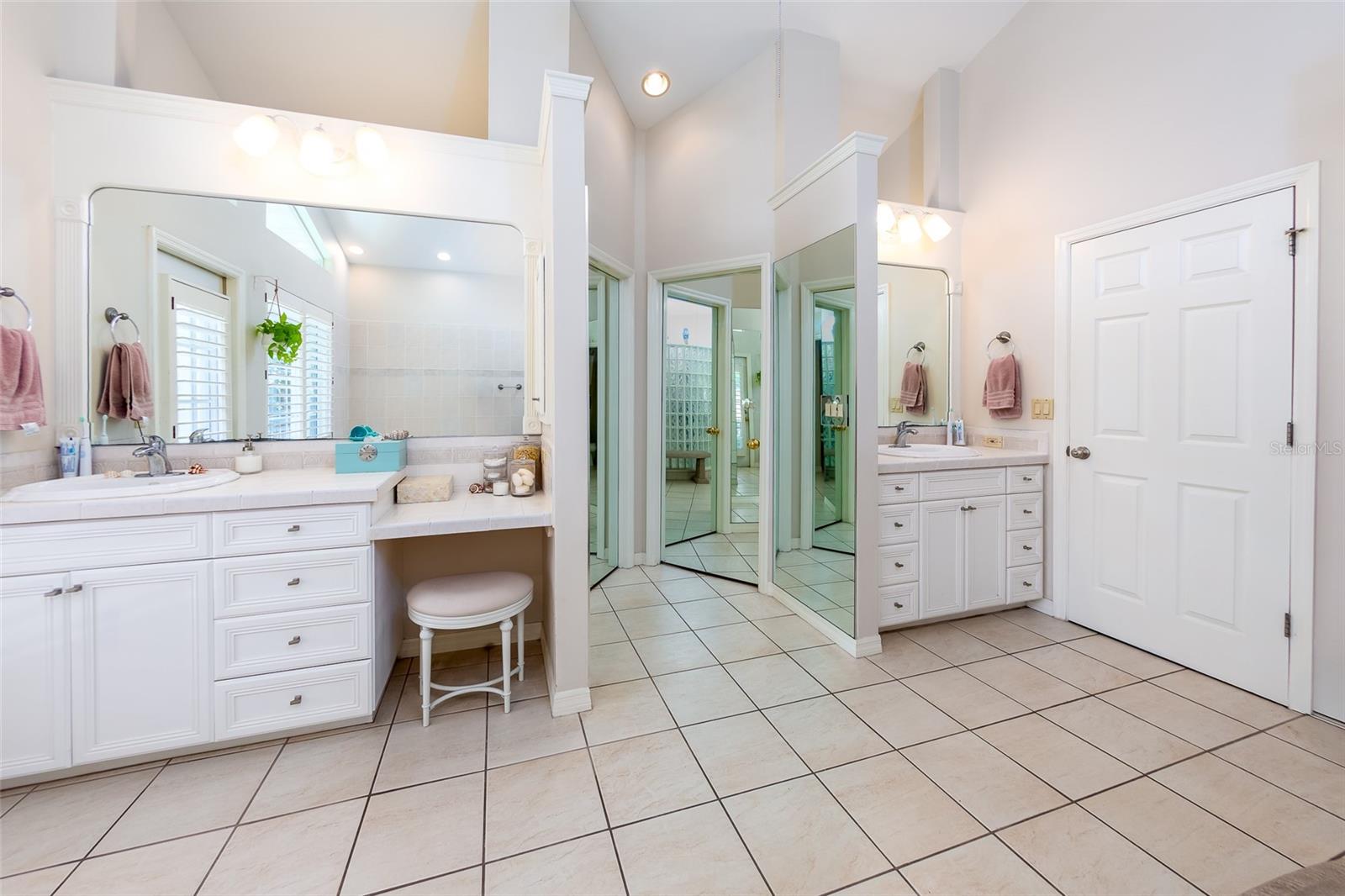 Image 33 of 40 For 2813 Anderson Drive S
