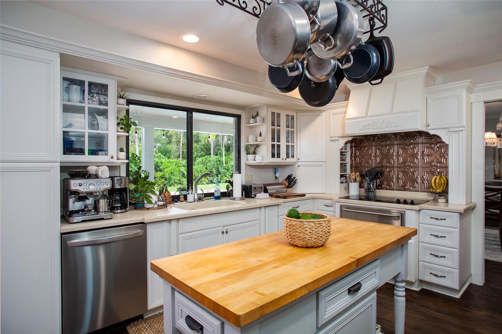 Image 9 of 40 For 2813 Anderson Drive S