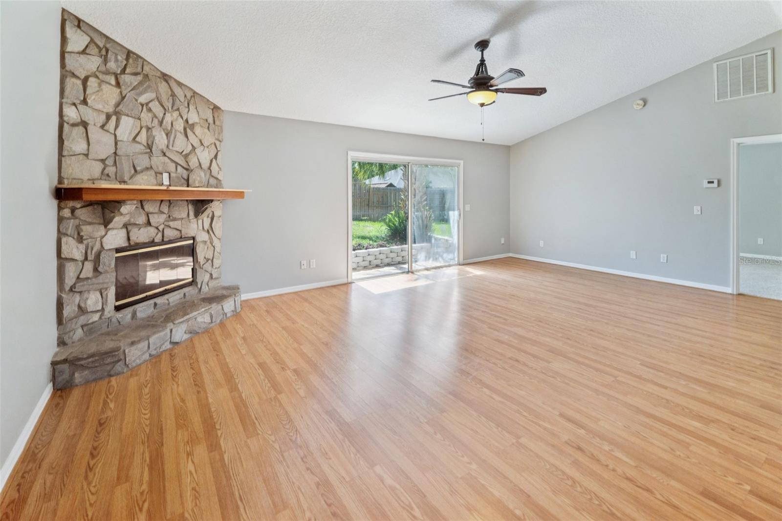 Image 14 of 30 For 4024 White Pine Lane