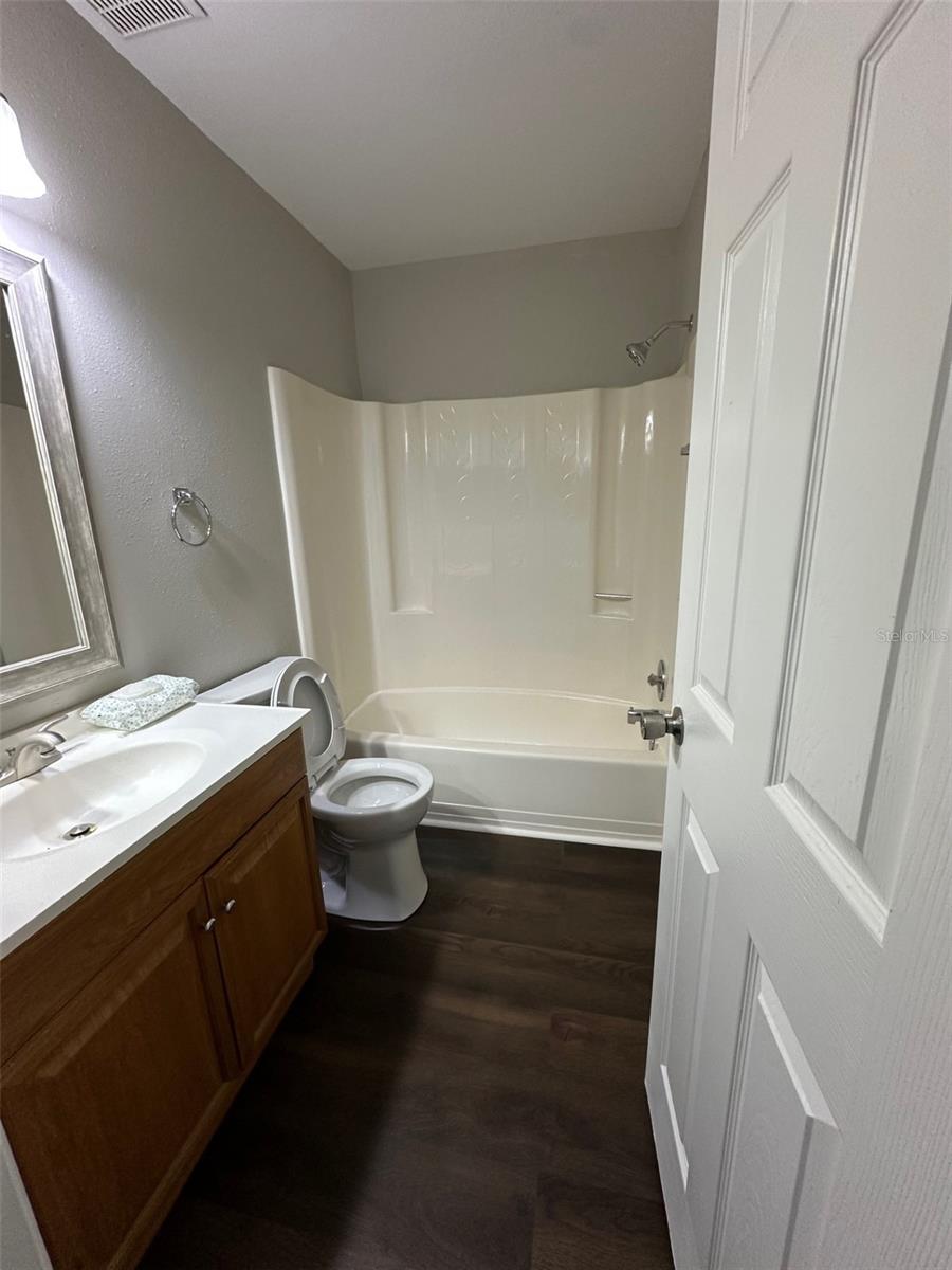 Image 3 of 11 For 1625 39th Avenue Drive E