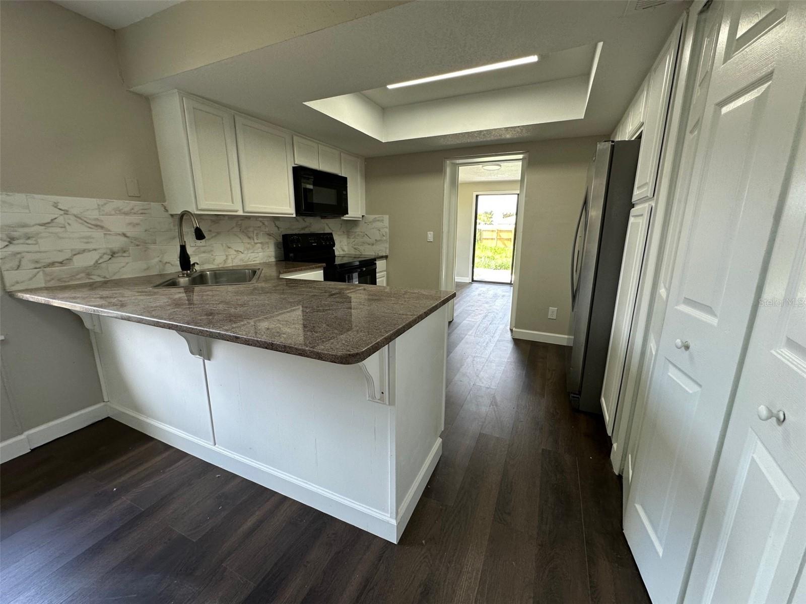 Image 4 of 11 For 1625 39th Avenue Drive E