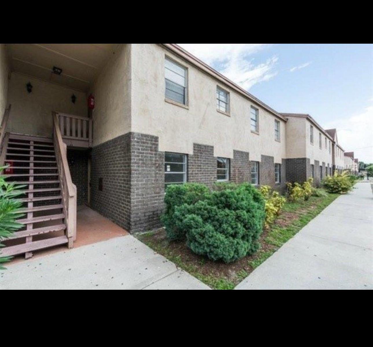Listing Details for 9025 Westchester Circle B, TAMPA, FL 33604