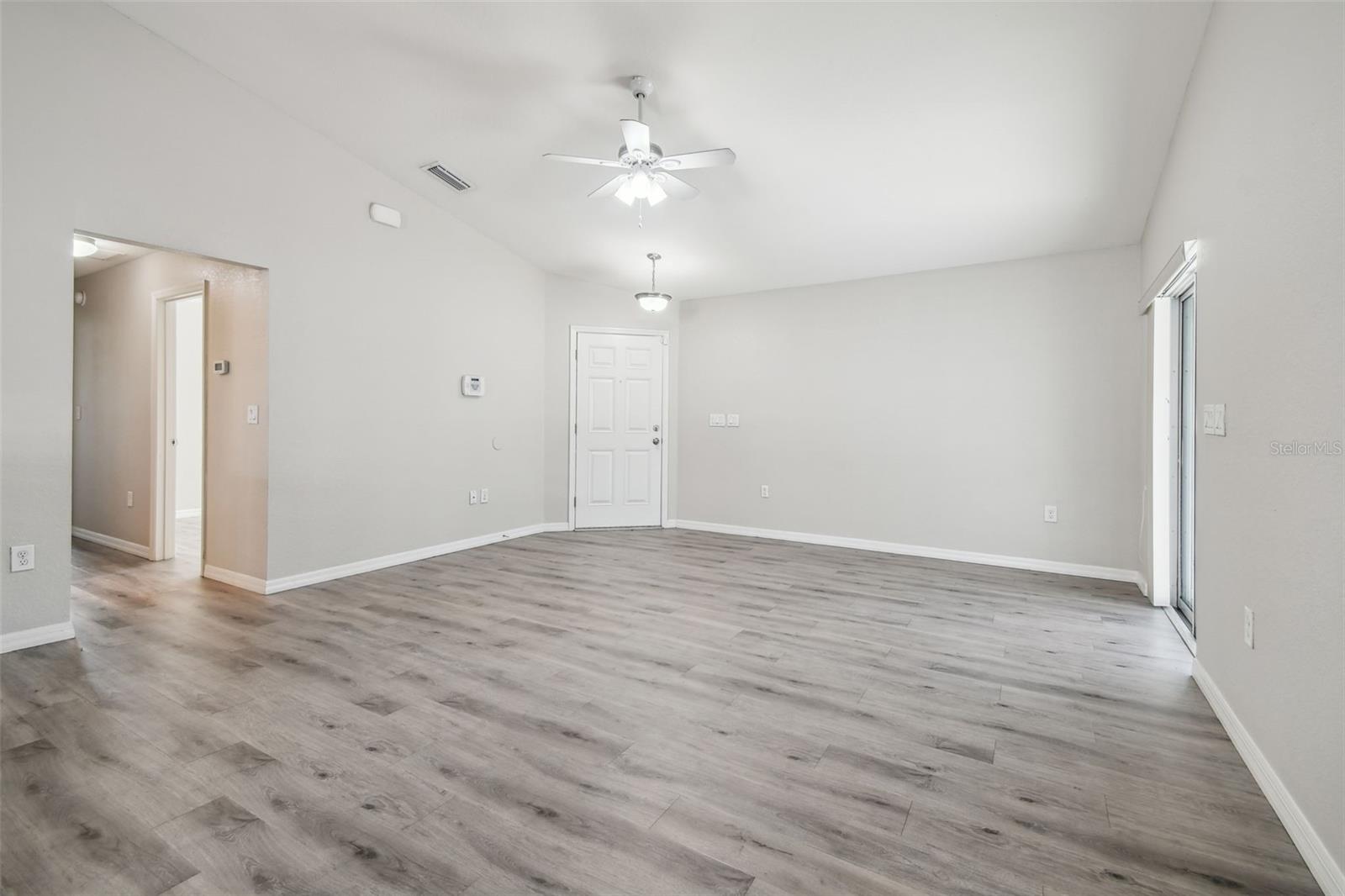 Image 10 of 36 For 3085 Grand Preserve Boulevard