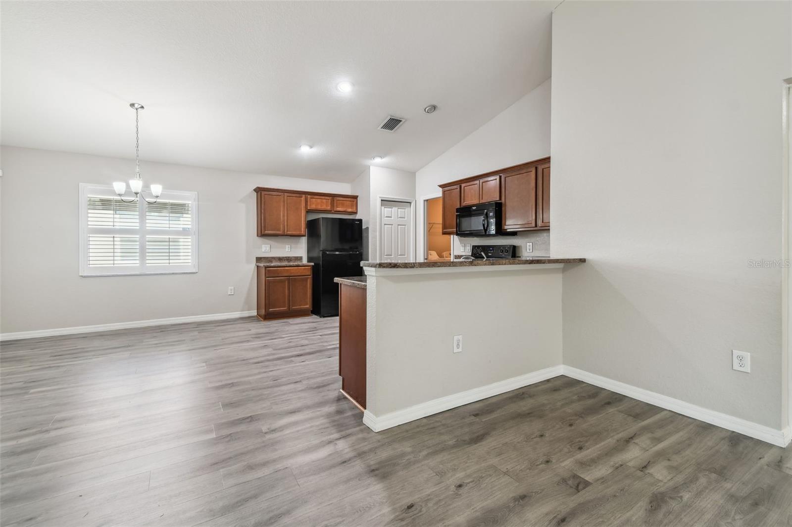 Image 15 of 36 For 3085 Grand Preserve Boulevard