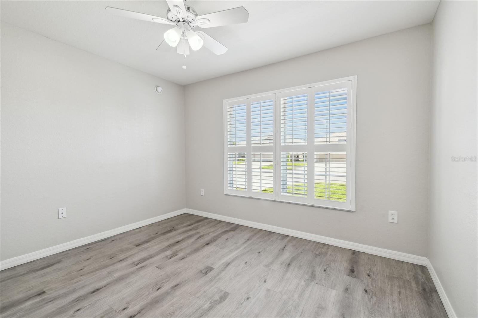 Image 16 of 36 For 3085 Grand Preserve Boulevard