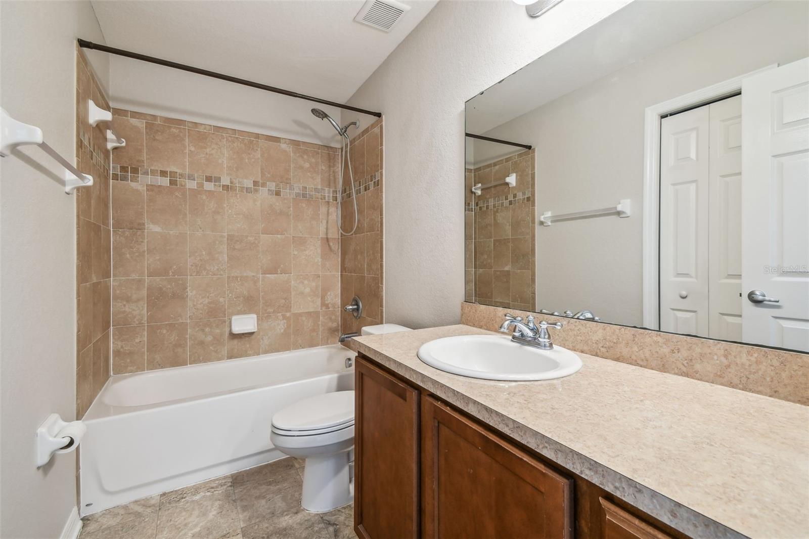 Image 19 of 36 For 3085 Grand Preserve Boulevard