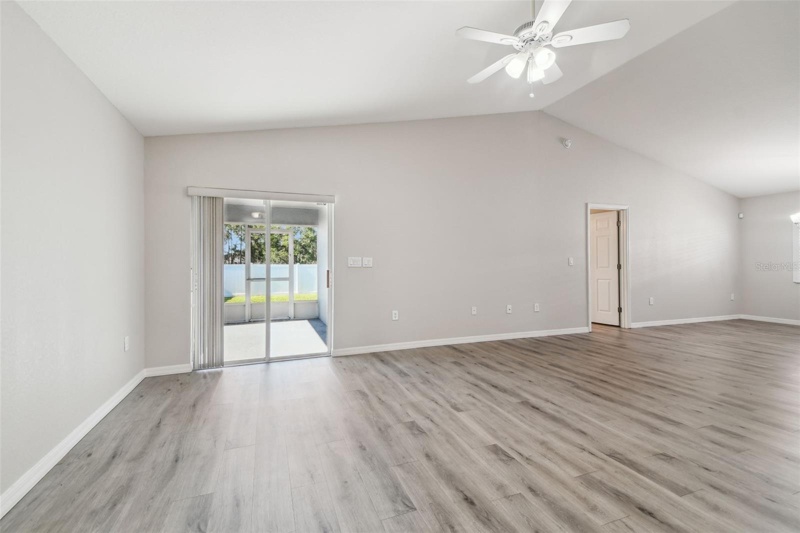 Image 29 of 36 For 3085 Grand Preserve Boulevard