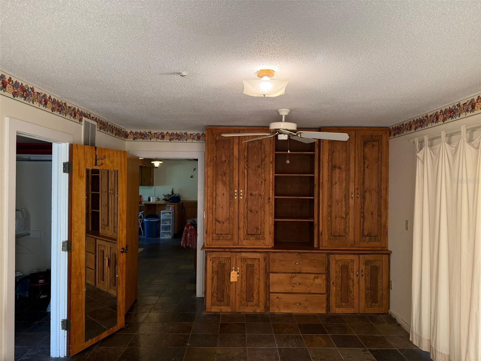 Image 20 of 29 For 10407 River Wood Drive