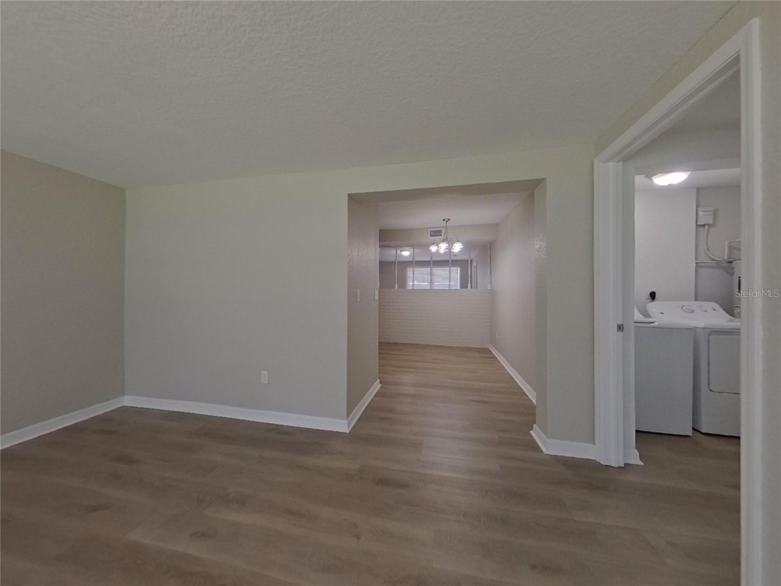 Image 4 of 21 For 2160 Alemanda Drive