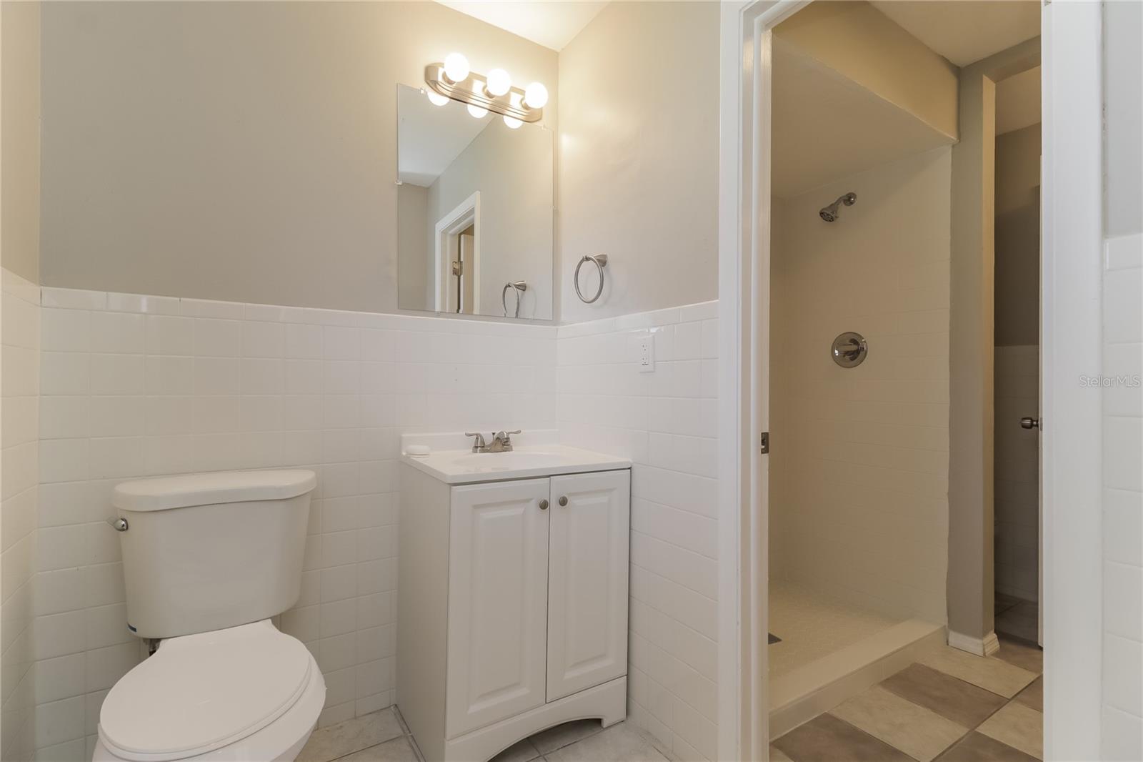 Image 10 of 16 For 810 Amidon Street