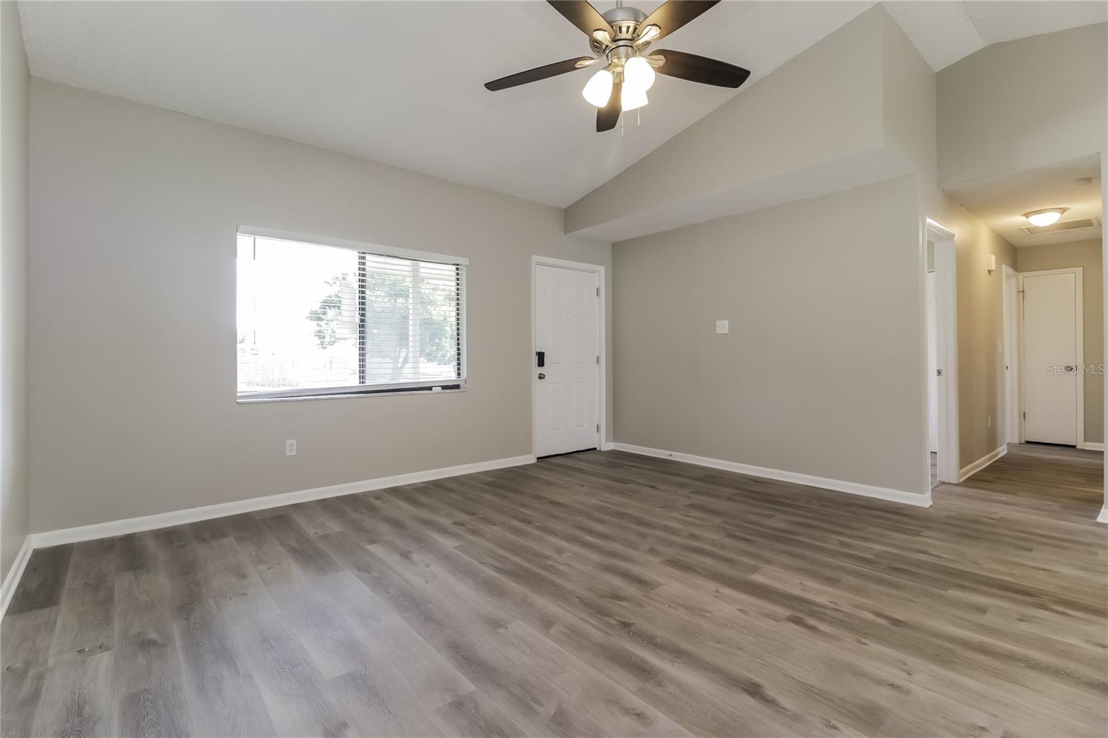 Image 4 of 16 For 810 Amidon Street