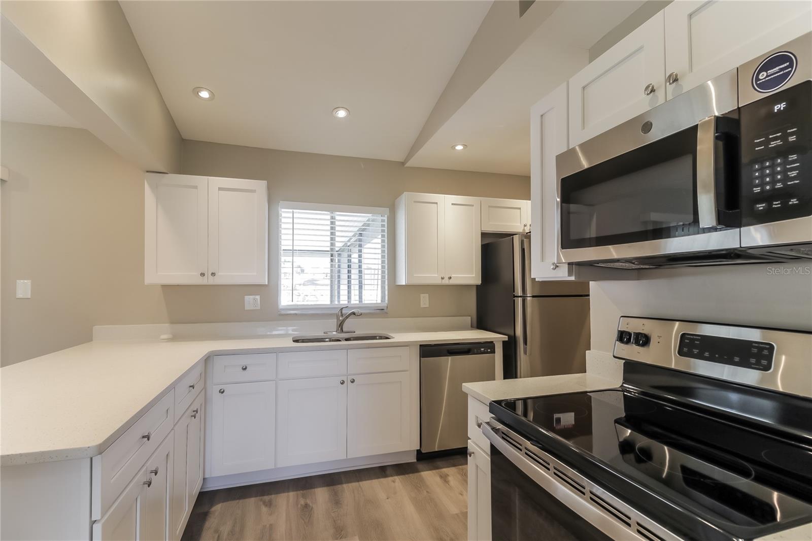 Image 6 of 16 For 810 Amidon Street