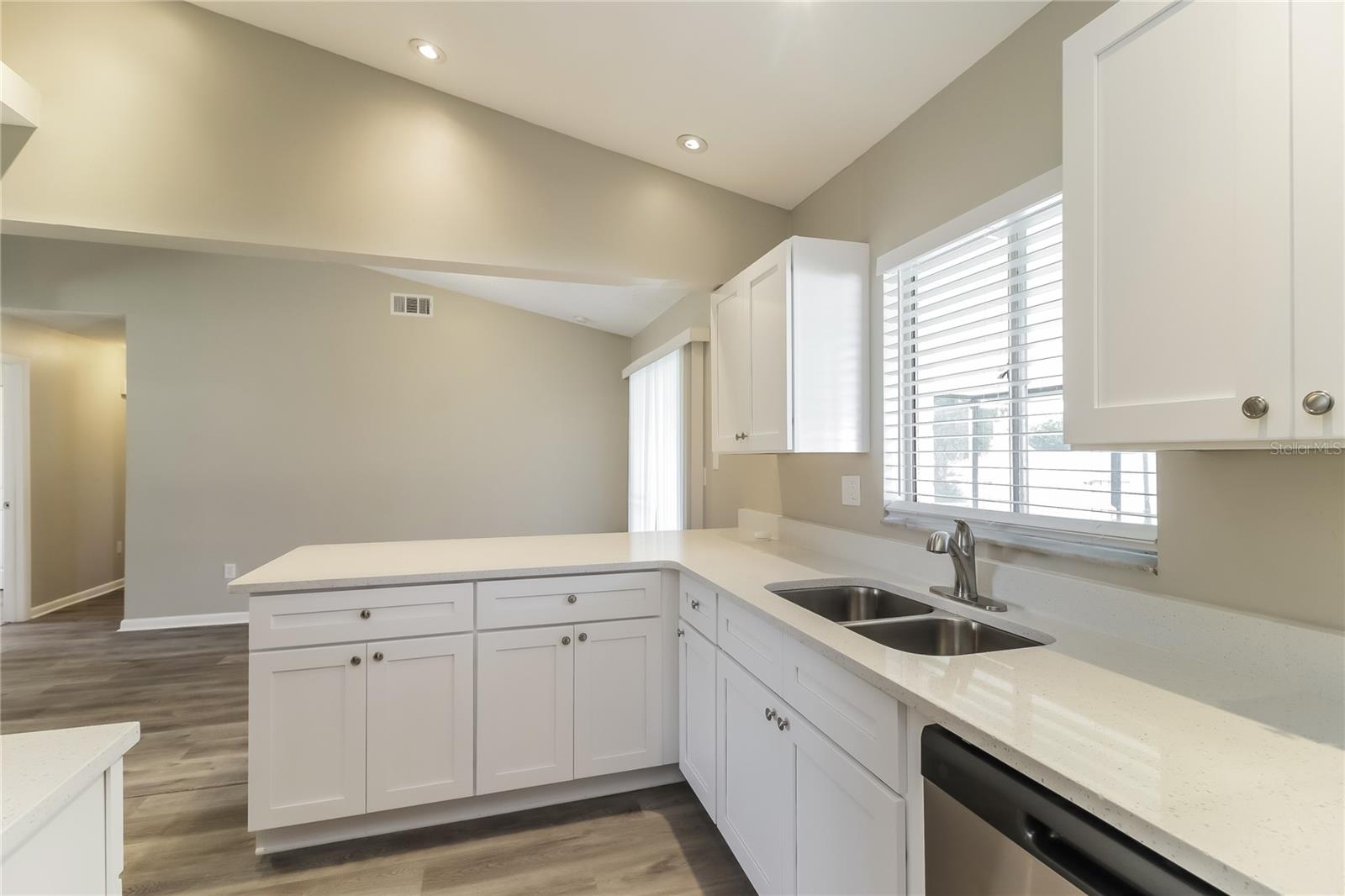 Image 7 of 16 For 810 Amidon Street