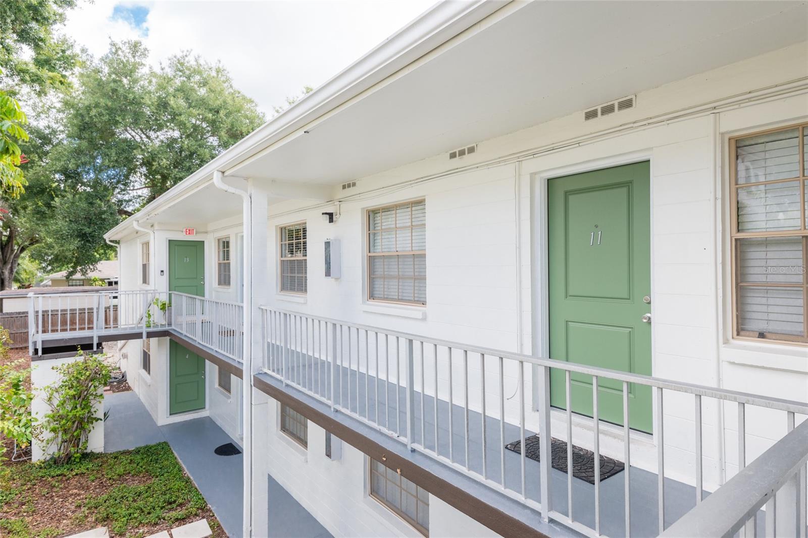 Listing photo id 16 for 3211 De Leon Street 9