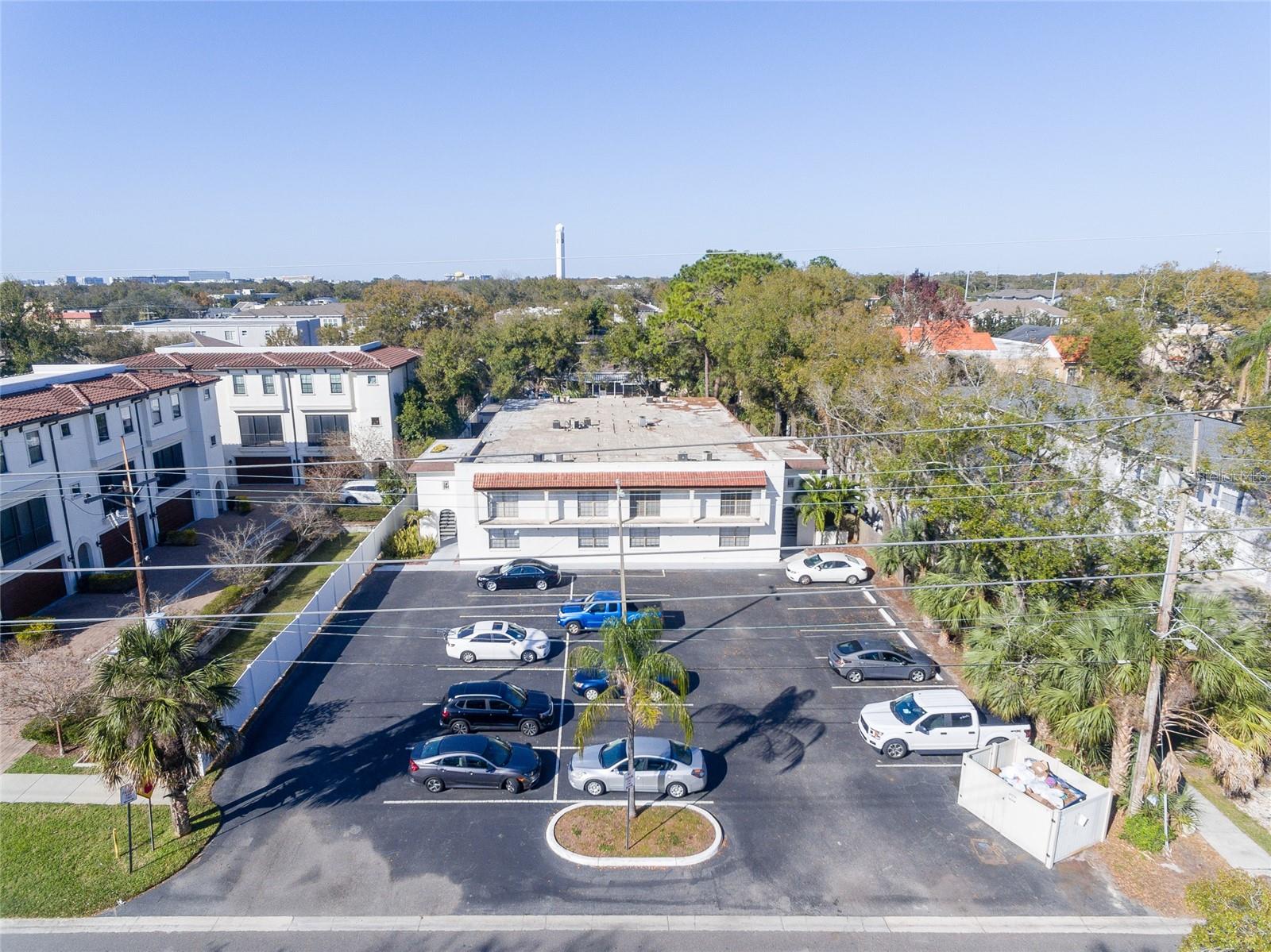 Listing photo id 20 for 3211 De Leon Street 9