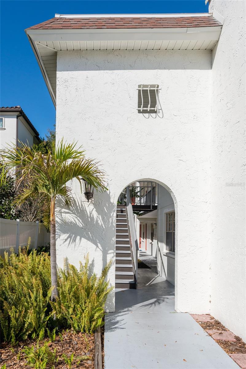 Listing photo id 1 for 3211 De Leon Street 9