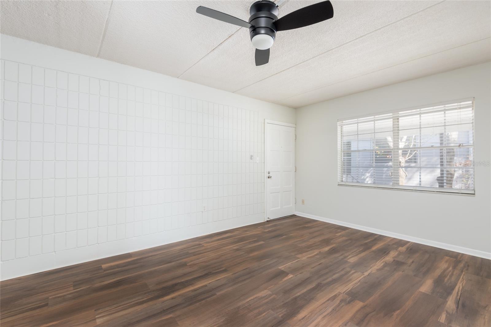 Listing photo id 2 for 3211 De Leon Street 9