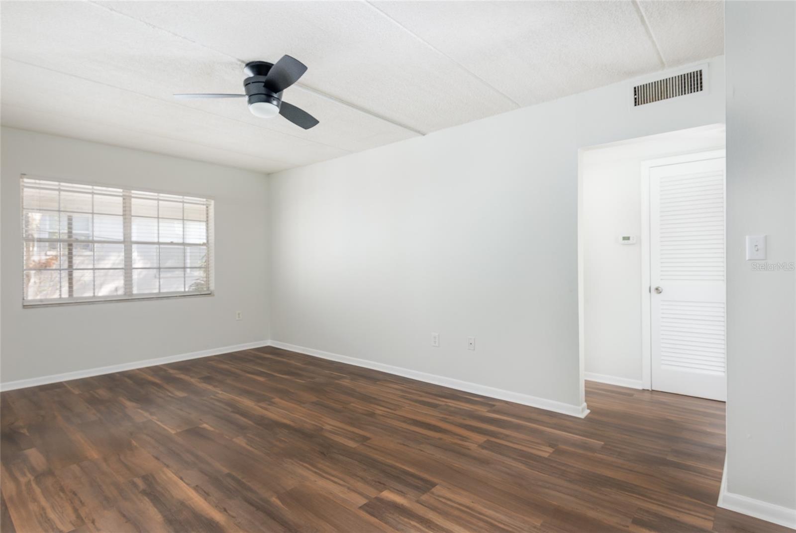 Listing photo id 4 for 3211 De Leon Street 9