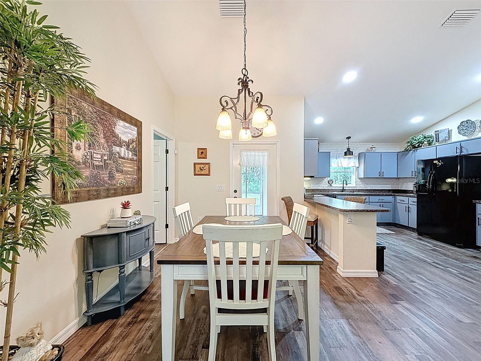 Image 18 of 69 For 14056 Tayco Drive