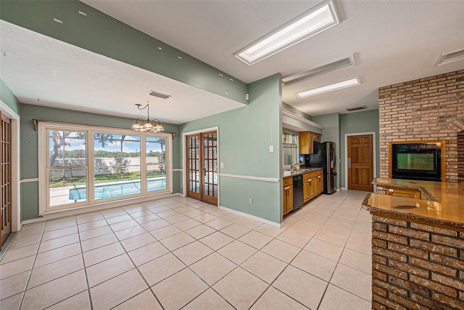 Image 12 of 36 For 3018 Colonial Ridge Drive