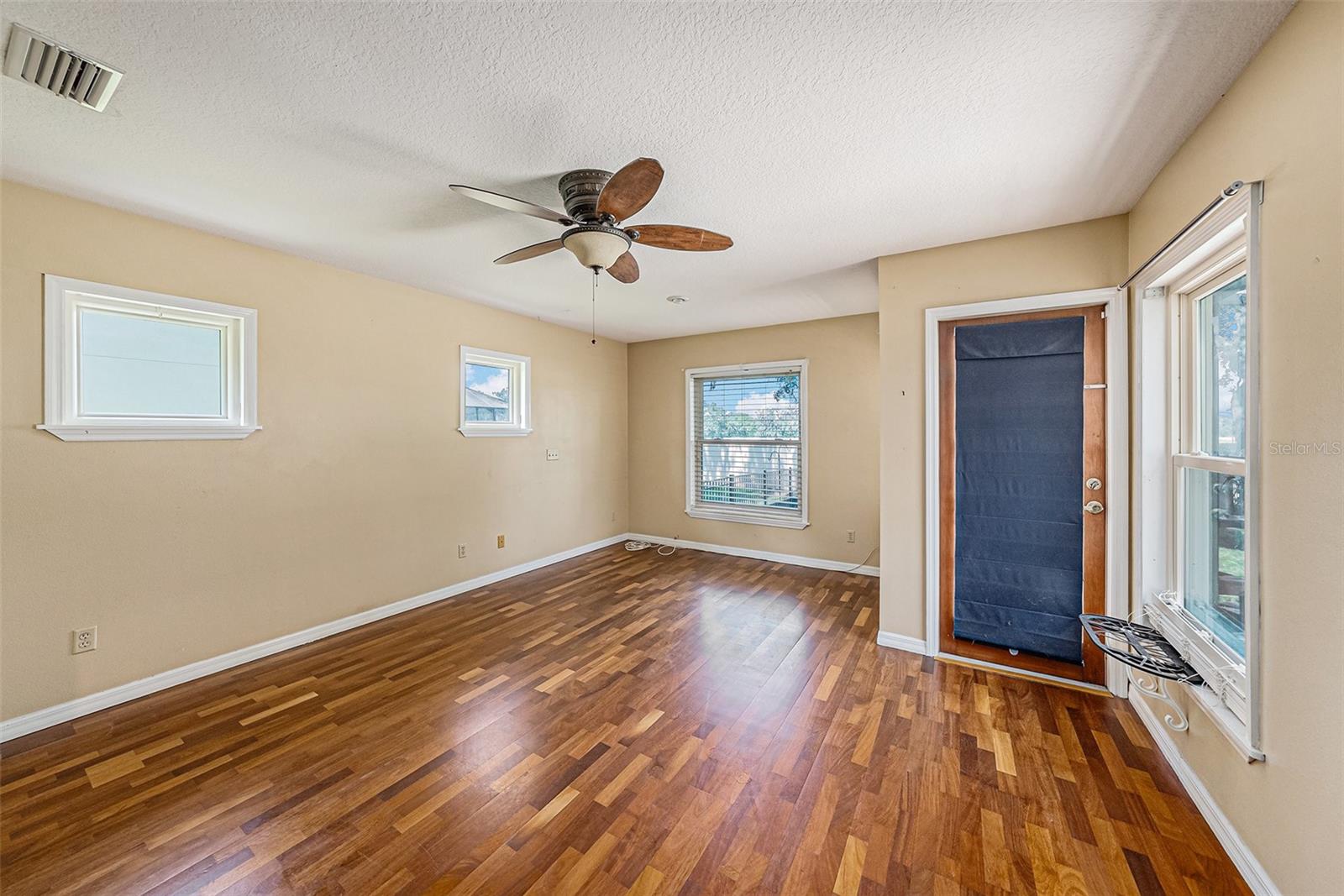 Image 16 of 36 For 3018 Colonial Ridge Drive