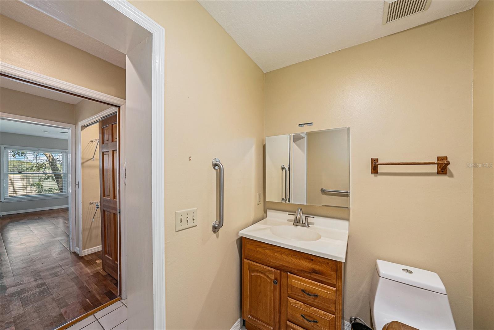 Image 18 of 36 For 3018 Colonial Ridge Drive
