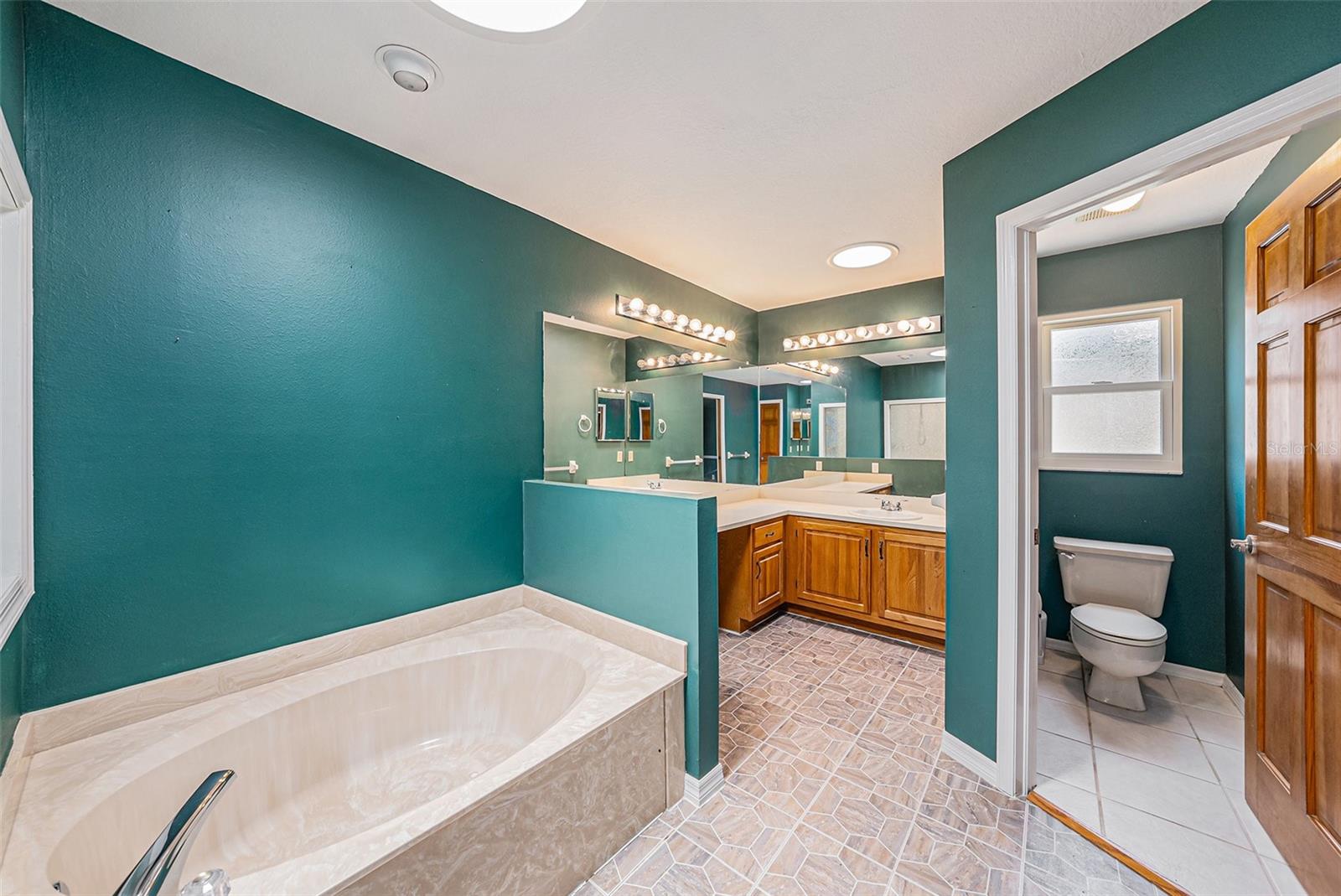 Image 22 of 36 For 3018 Colonial Ridge Drive