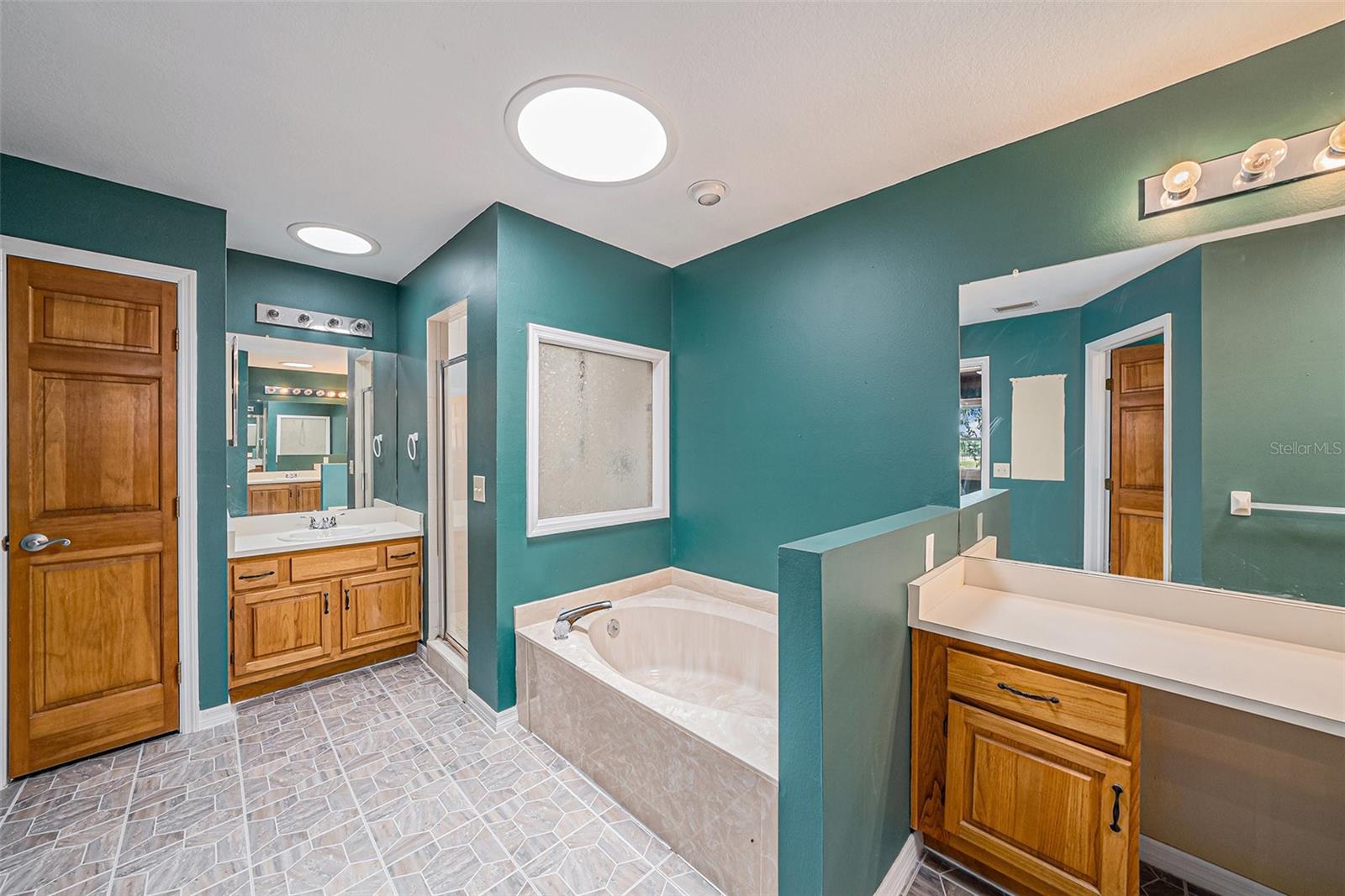 Image 23 of 36 For 3018 Colonial Ridge Drive