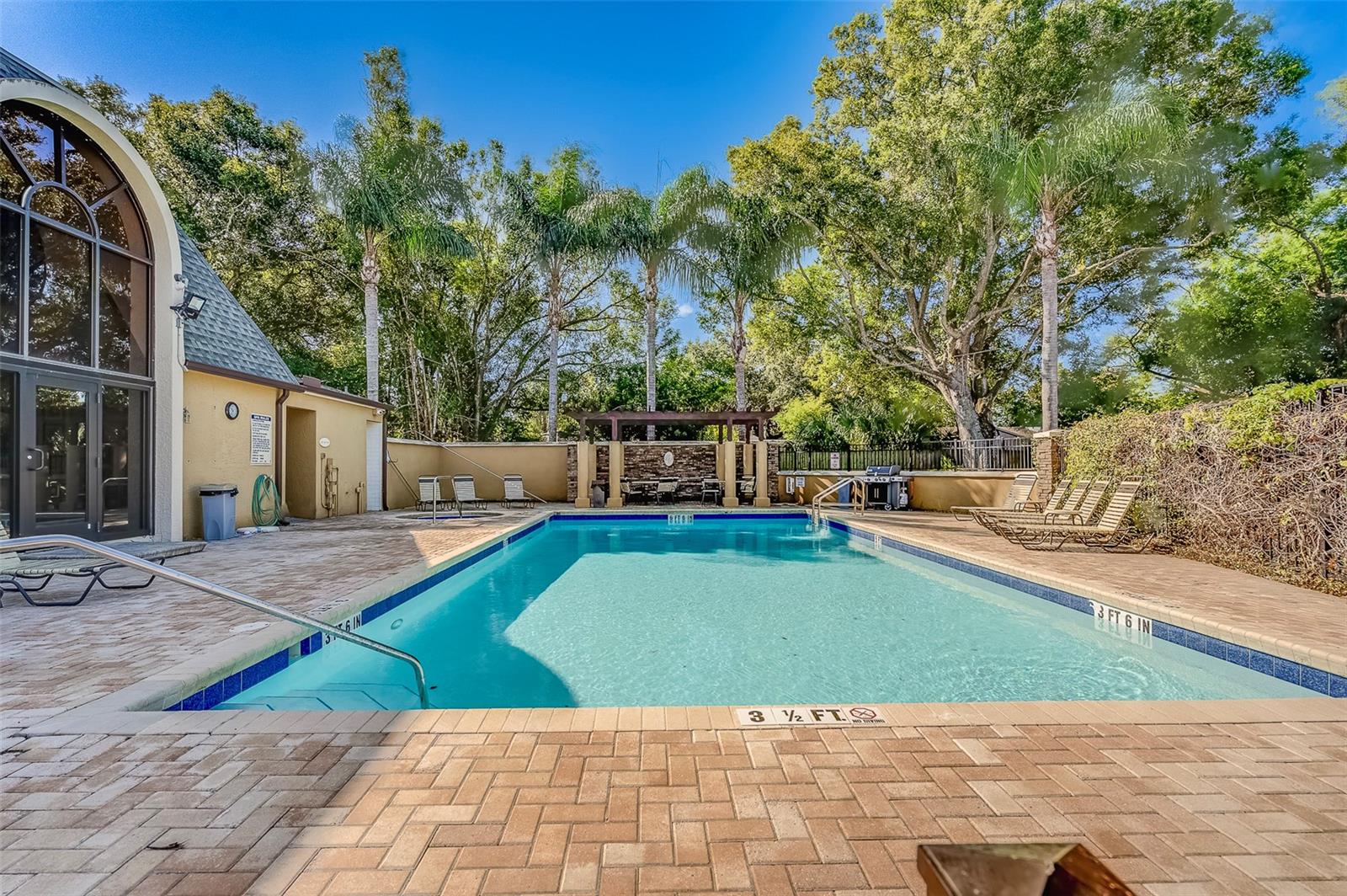 Image 26 of 39 For 10195 Sailwinds Boulevard N 202