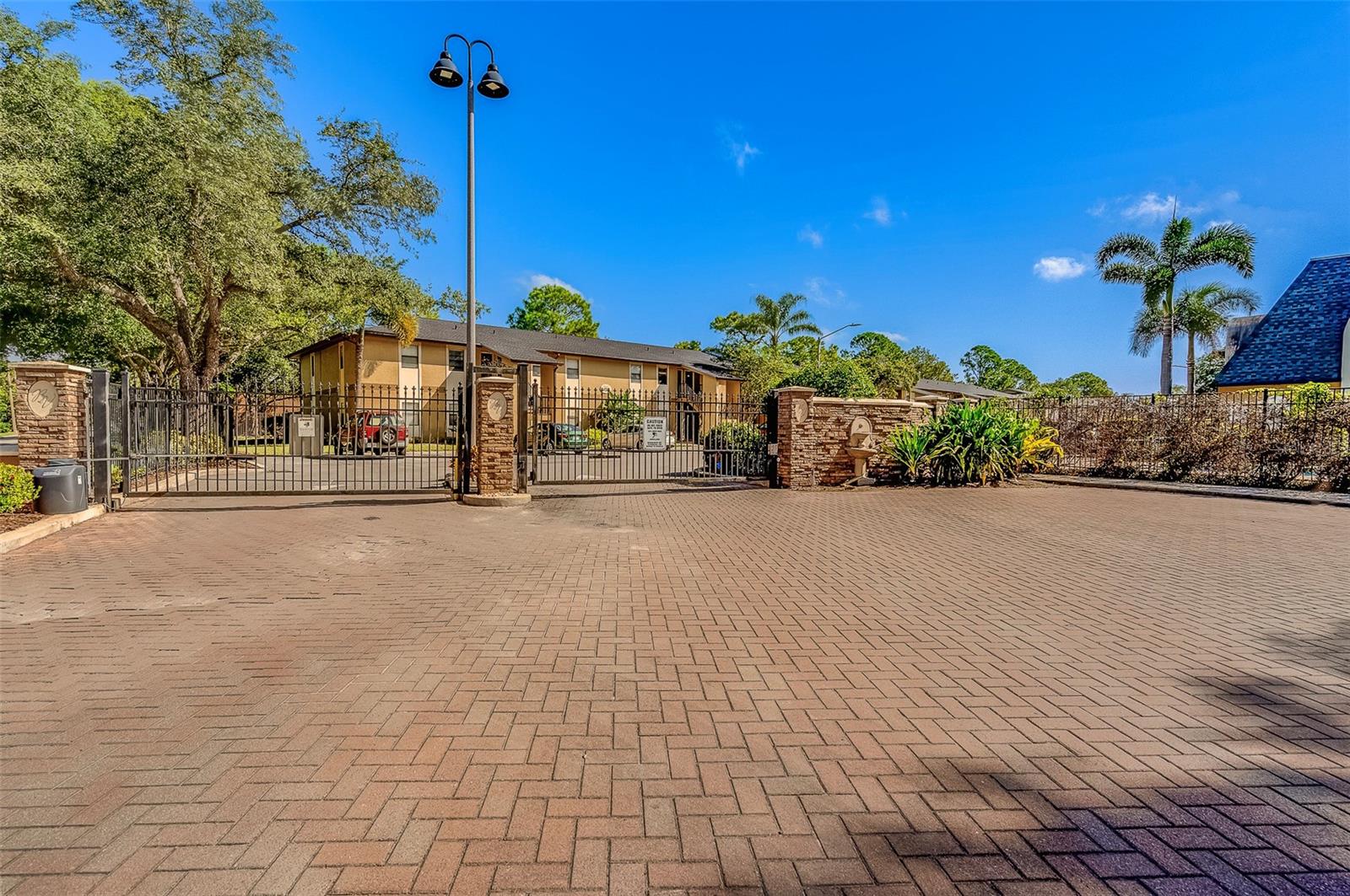 Image 34 of 39 For 10195 Sailwinds Boulevard N 202