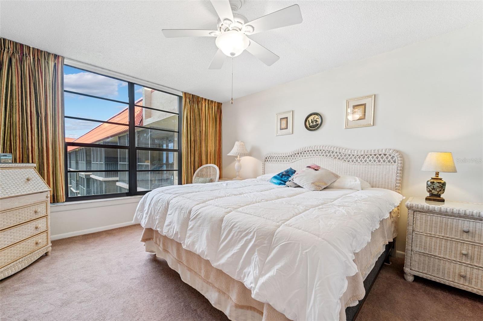 Image 16 of 45 For 17580 Gulf Boulevard 401