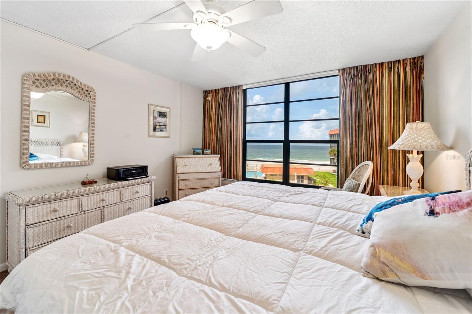 Image 17 of 45 For 17580 Gulf Boulevard 401
