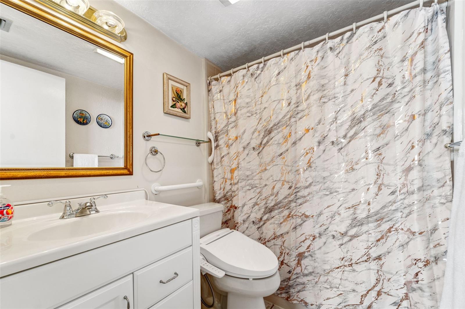 Image 18 of 45 For 17580 Gulf Boulevard 401