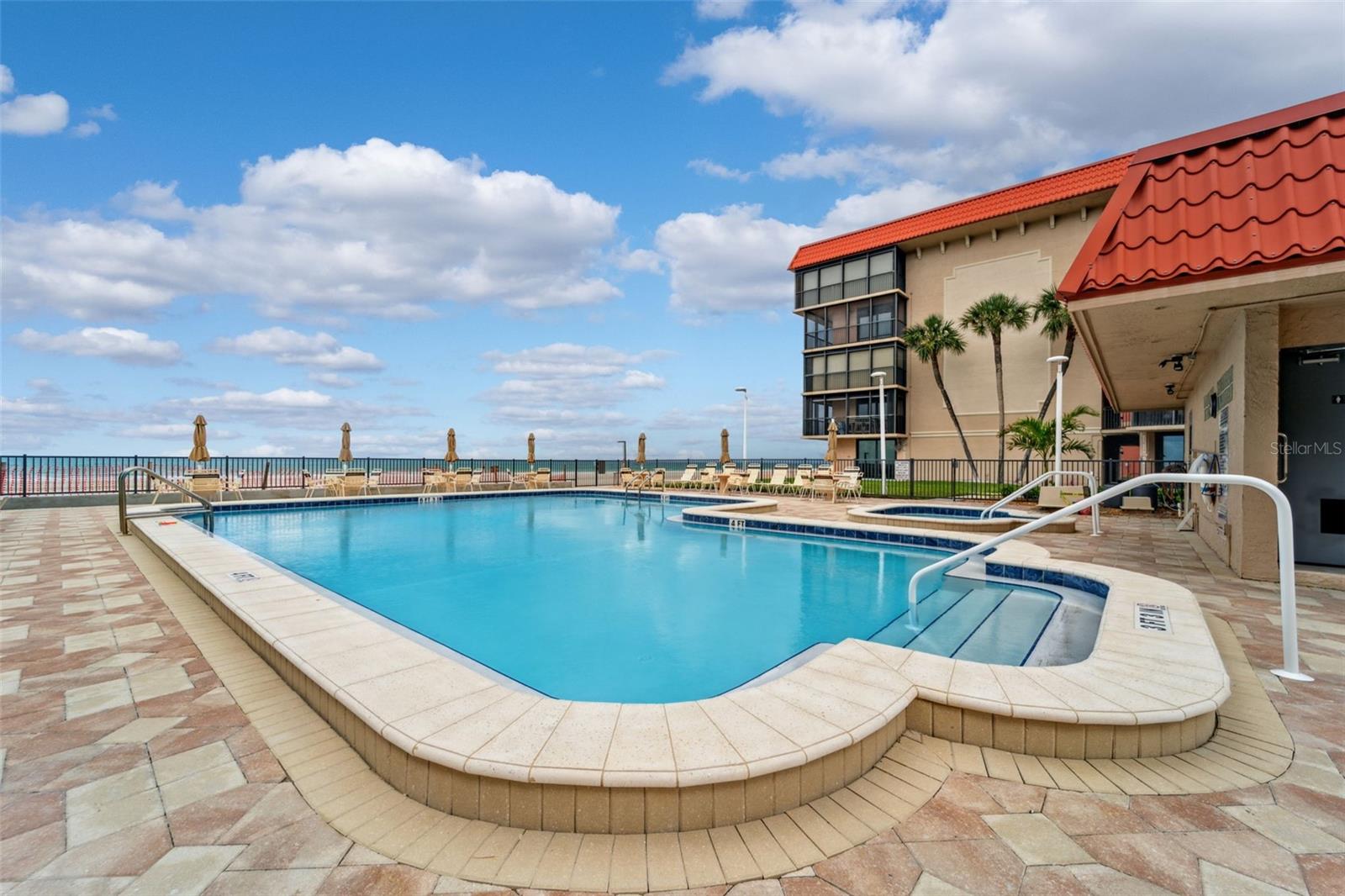 Image 22 of 45 For 17580 Gulf Boulevard 401