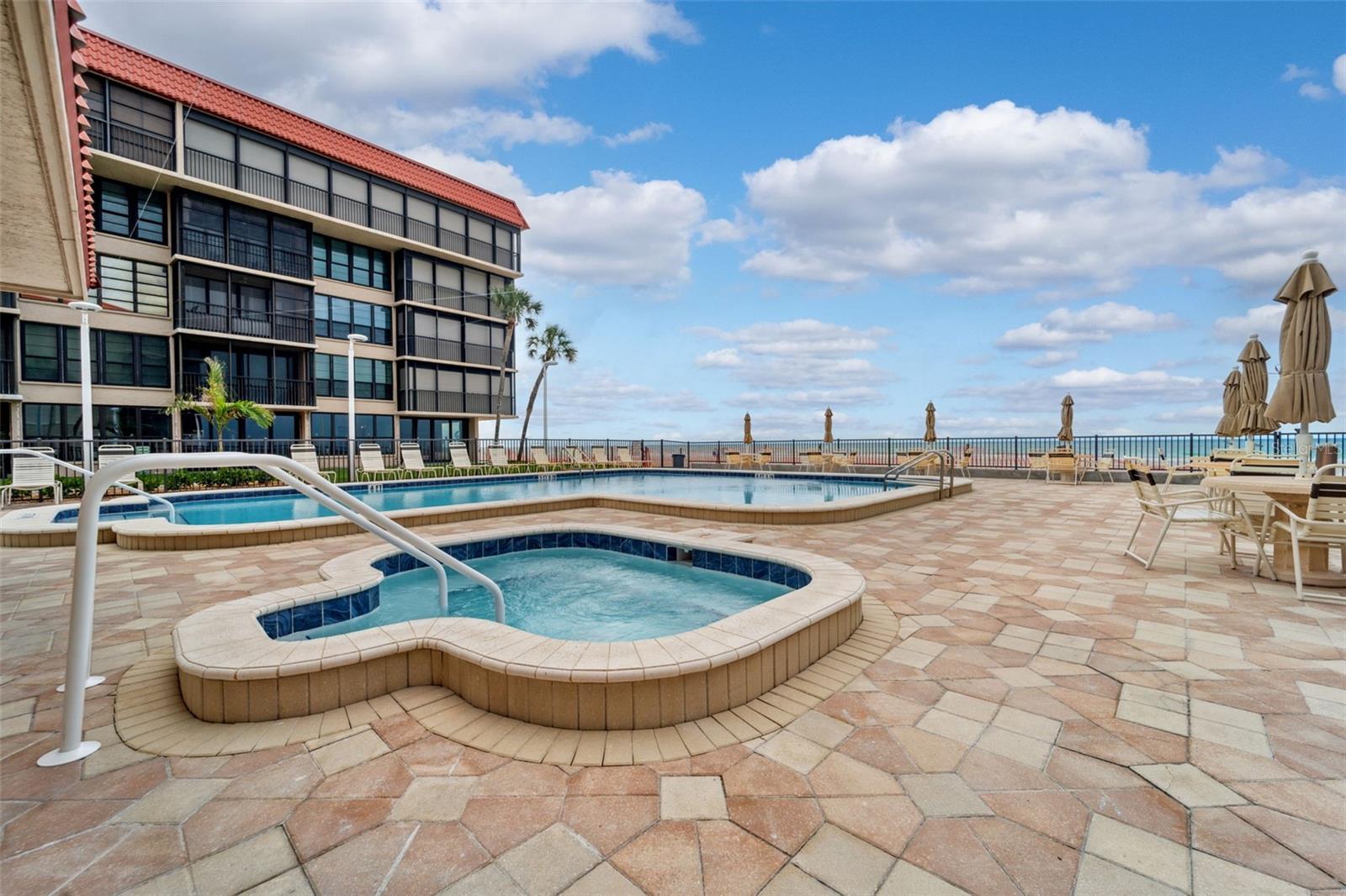 Image 25 of 45 For 17580 Gulf Boulevard 401
