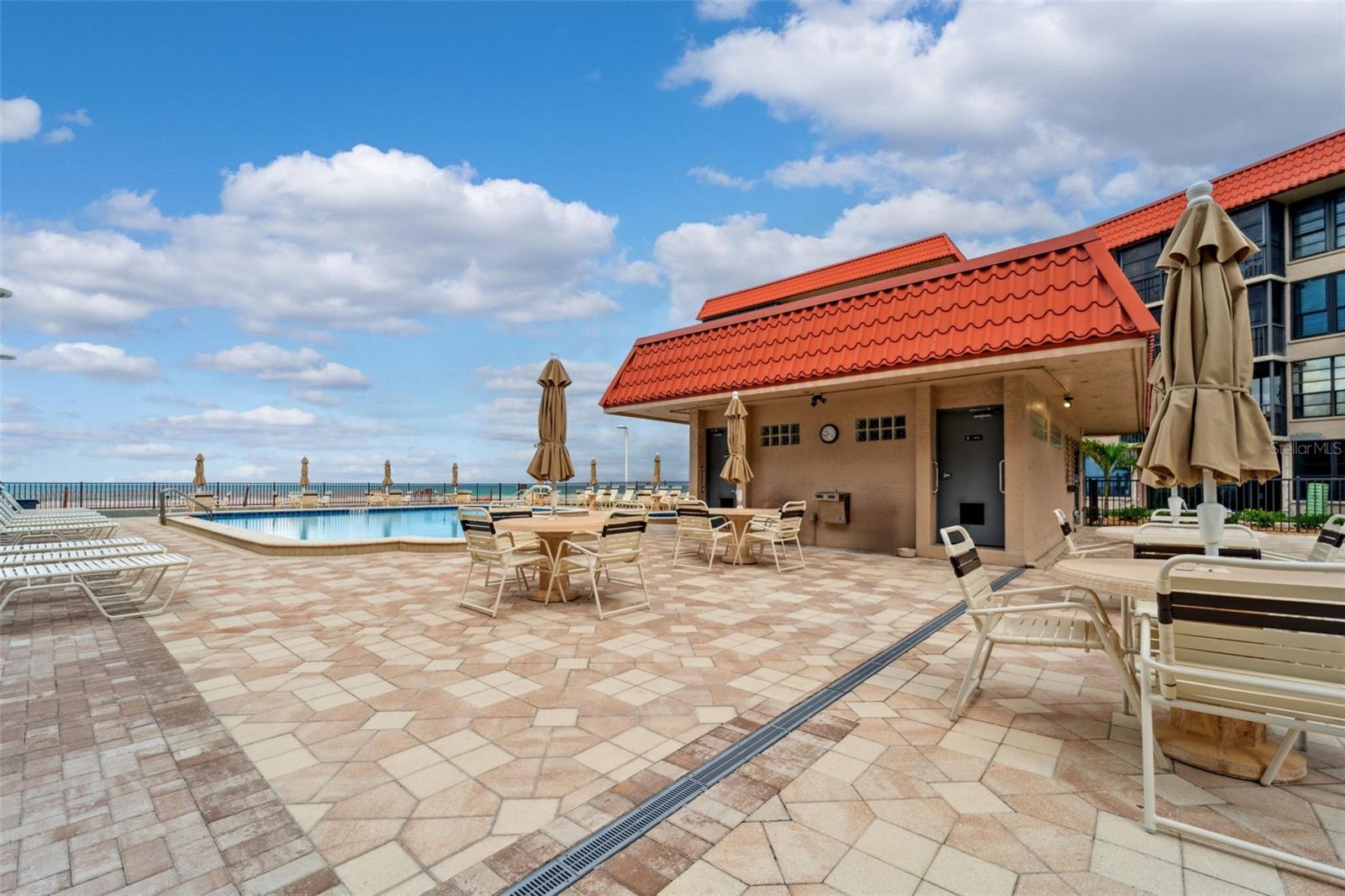 Image 26 of 45 For 17580 Gulf Boulevard 401
