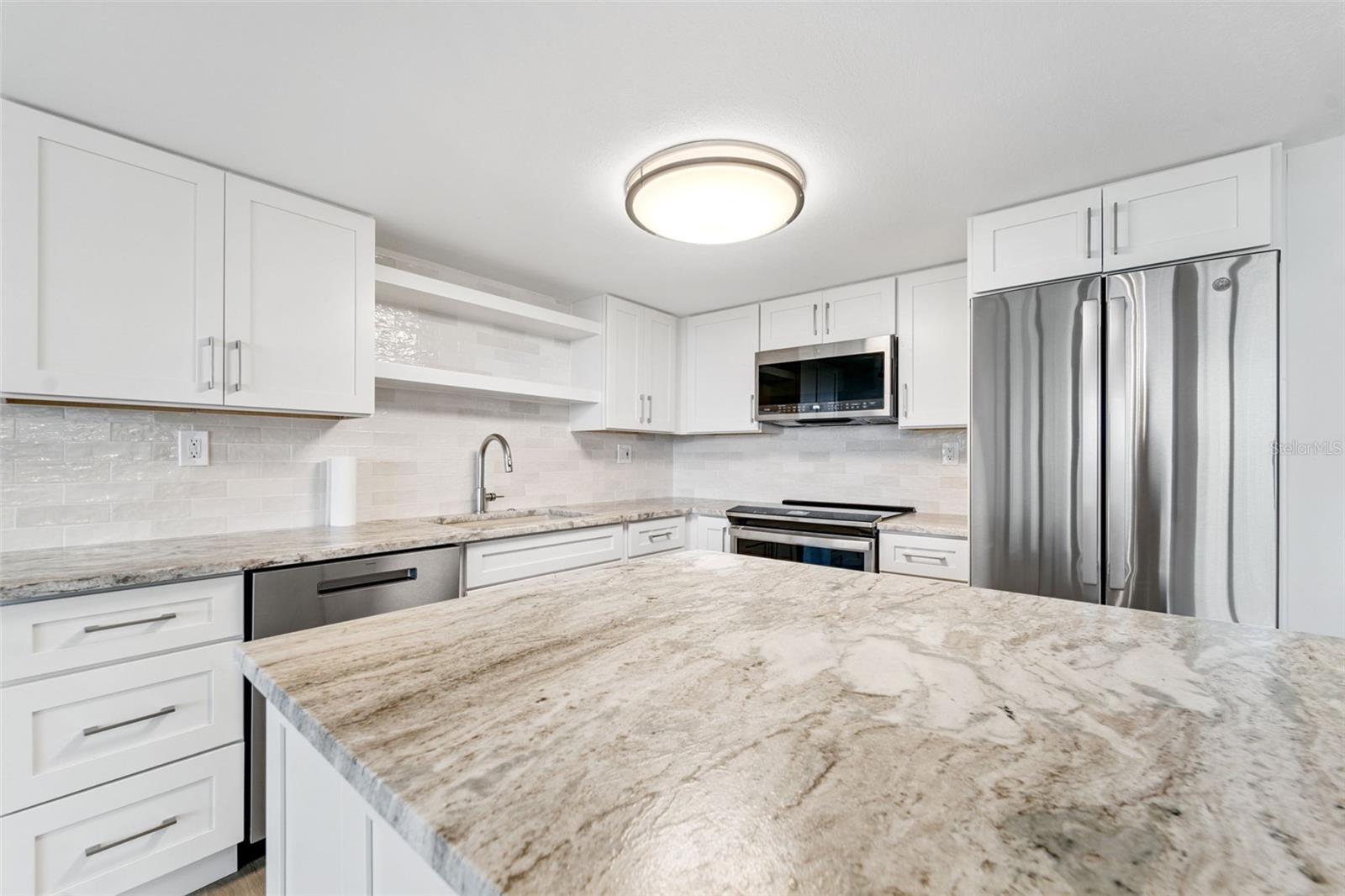 Image 31 of 45 For 17580 Gulf Boulevard 401